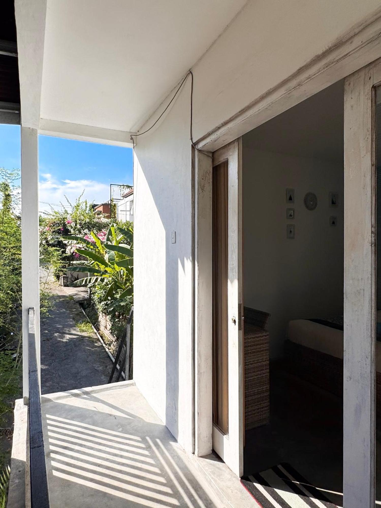 Urban Jungle Beach House Canggu Exteriér fotografie