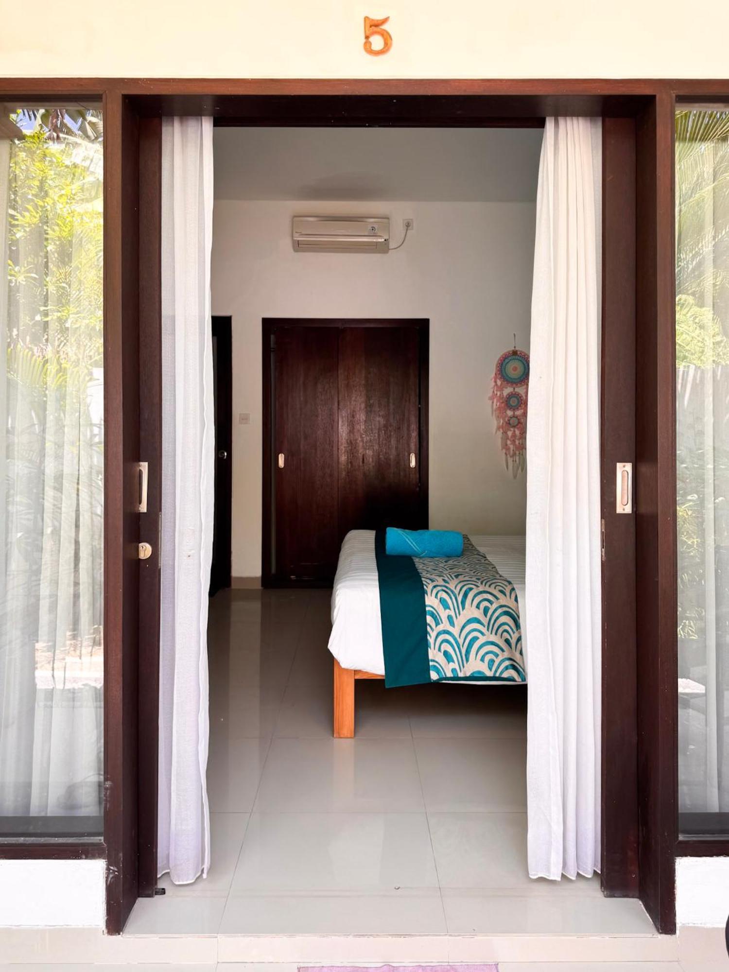 Urban Jungle Beach House Canggu Exteriér fotografie
